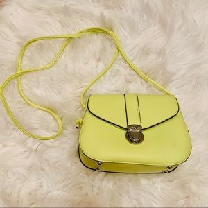 🥎Neon yellow crossbody bag🥎